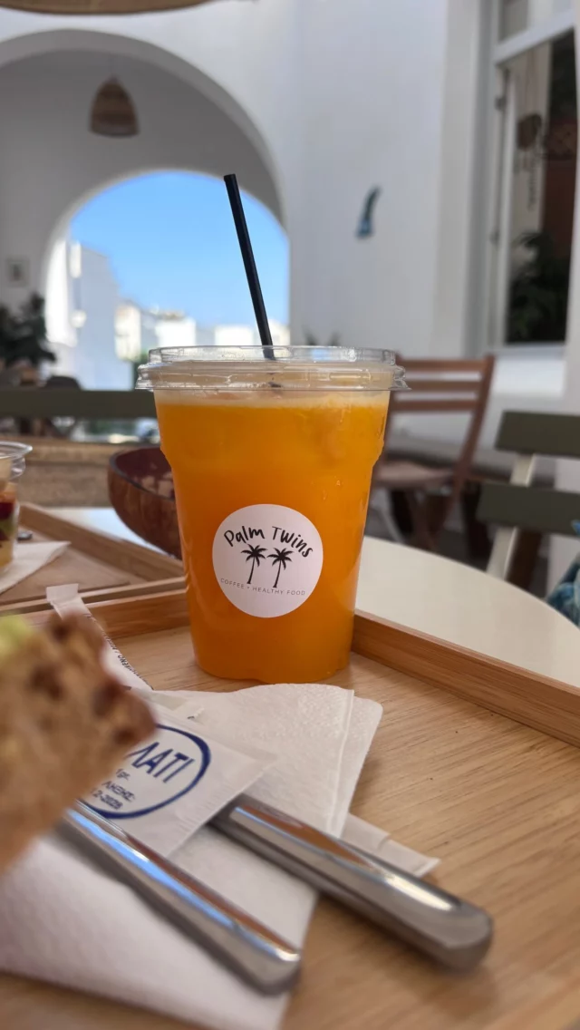 Καλό μήνα;
Happy month!

It was a good start of the month:
A healthy breakfast @palm_twins_ 

#iousía #retreats #happymonth #discoveryourself #shadowworker