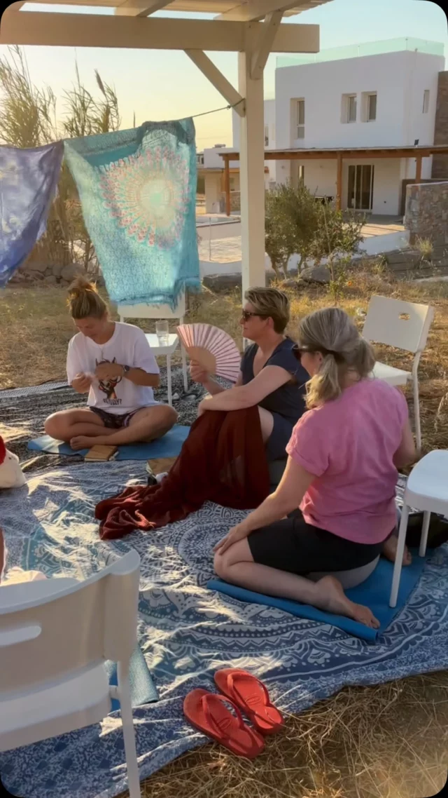 Shadowwork

It can be fun too…

‘Witches and Wonders’

You can still join end of August! 

#iousía #shadowworker #witchesandwonders #creativetherapy #persoonlijkeontwikkeling