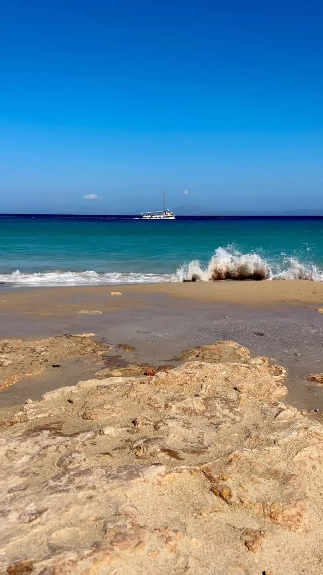 A laid back afternoon on the beach? 

No! You’re kidding!
Let’s be interesting 🤭

🙏 @agnes.vangerwen for being my actress of the day 

#iousía #authenticitymatters #creativetherapy #instabloopers #retreats